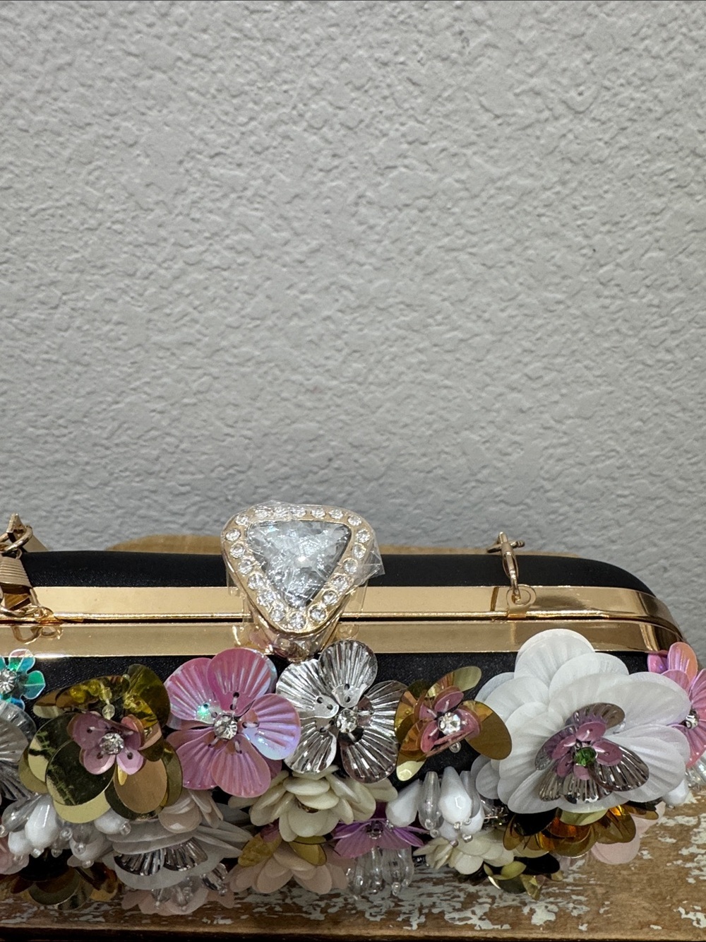 Bebe Black Multi Floral Clutch NEW - Picture 6 of 9